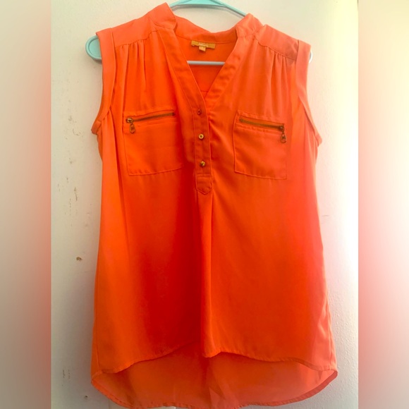 Sleeveless shirt - Picture 1 of 6